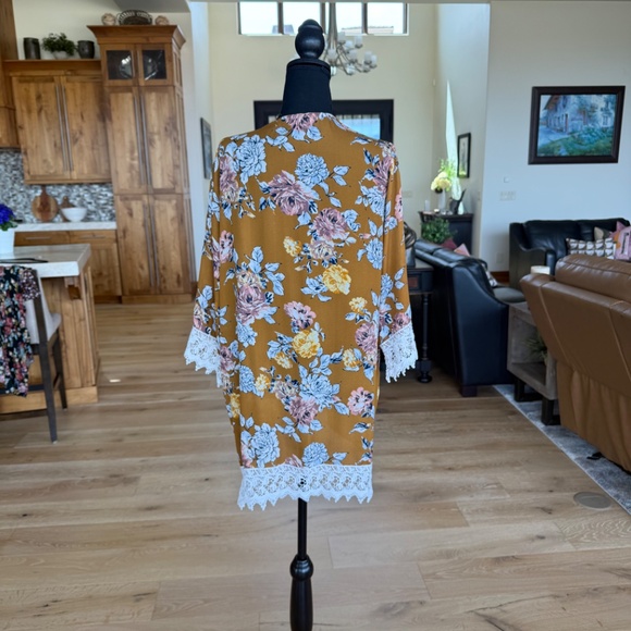 Gypsies & Moondust Kimono - Picture 2 of 4